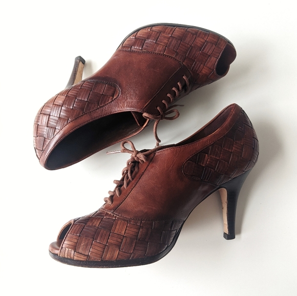 Preppy Cole Haan woven Peep toe lace up high heel shoes - Picture 4 of 10